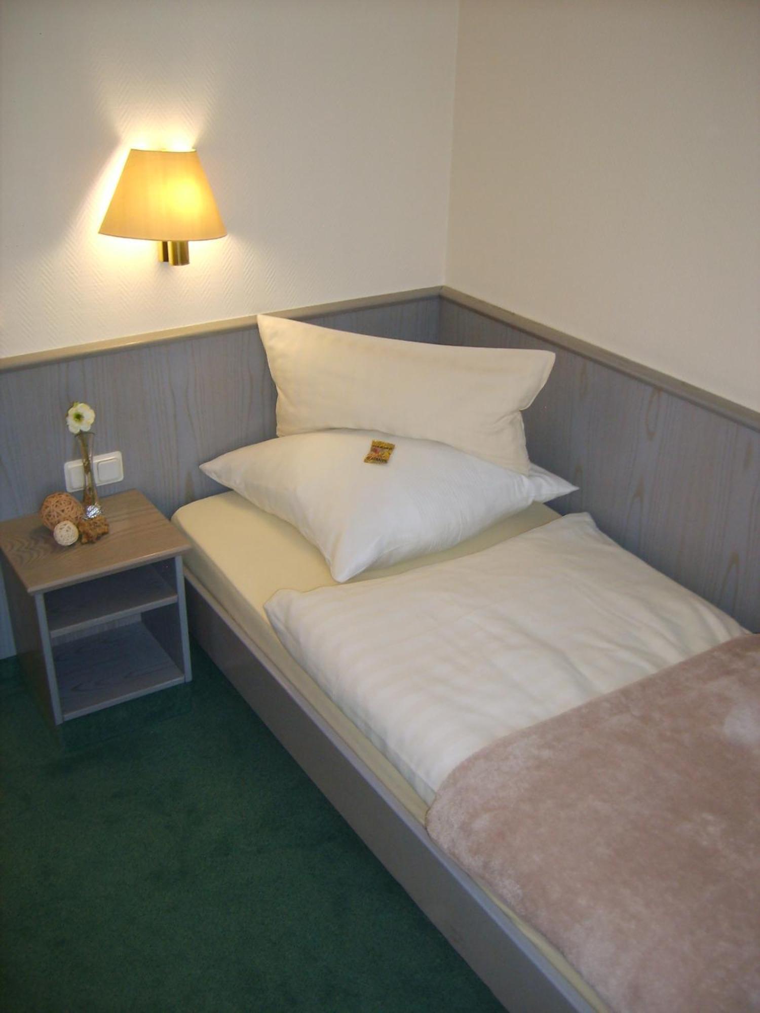 City Hotel By Celina Hagen  Zimmer foto